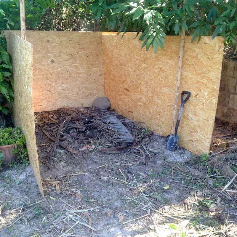 new compost pile from this latest composting bin